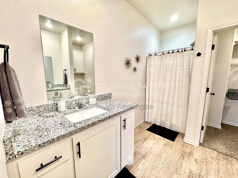 5528 Lehigh St — Photo 19