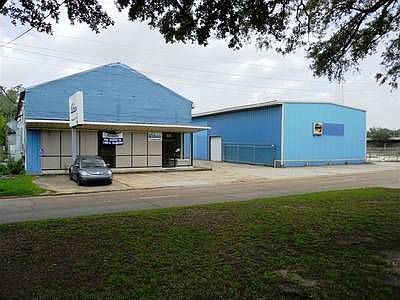 1st image of 916 Enterprise Blvd