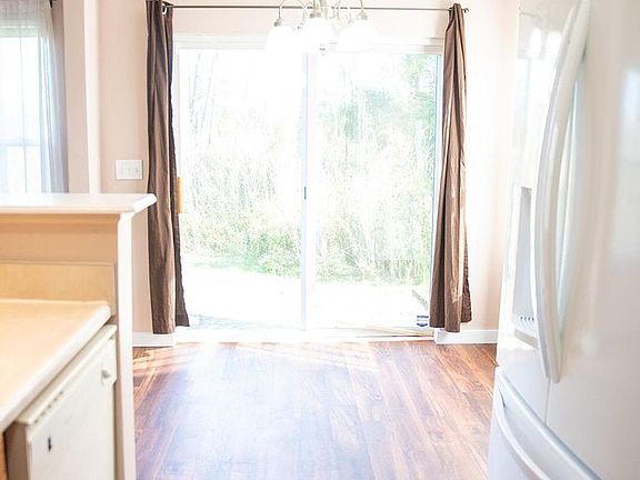 3rd image of 488 Fullers Cir