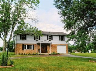 522 Berlin Dr, Fayetteville, OH 45118