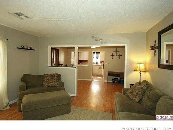 2nd image of 1336 E Bryan Ave