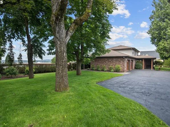 8215 SE Schwind Cir, Vancouver, WA 98664