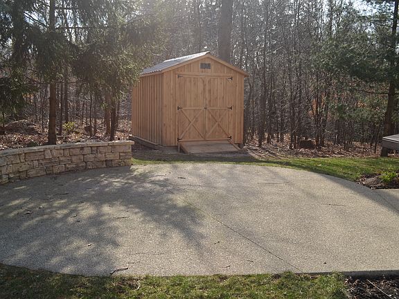 2nd image of 303 Mossy Oak Dr