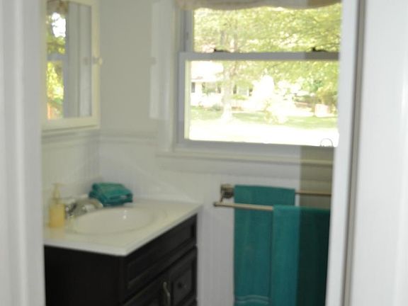 5th image of 4820 Lawrence St