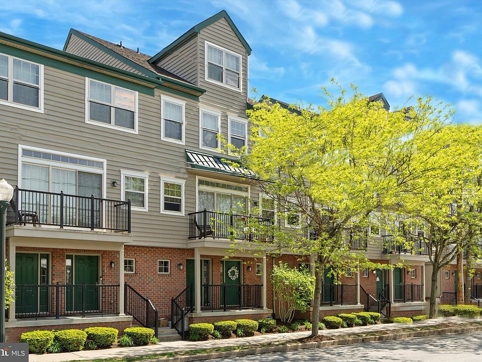 1st image of 324 Jefferson Ave #25