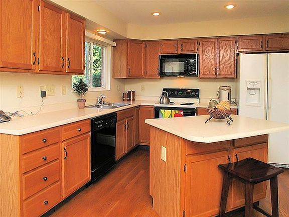 2nd image of 1495 Whispering Pines Dr