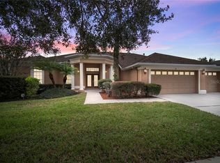 1118 Sweet Breeze Dr, Valrico, FL 33594
