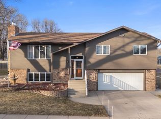 904 E 11th St, Dell Rapids, SD 57022