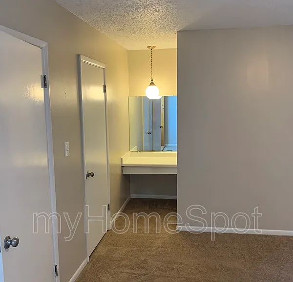 4828 Huron Dr — Photo 15