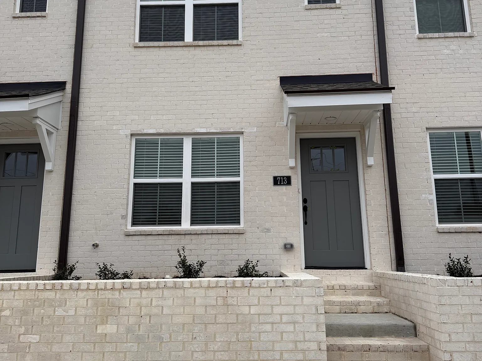 2 bed, 2.5 bath, 1100 sqft, $1,350 — Photo 3