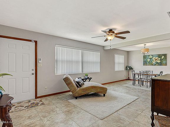 5th image of 2804 Emily Ln