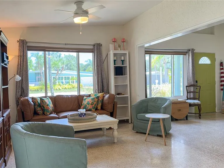 2215 Alvarado Ln — Photo 6