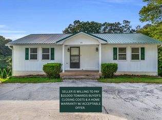 13 Travis Rd, Rossville, GA 30741