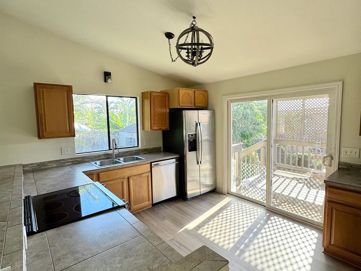 230 N Opio Pl — Photo 1