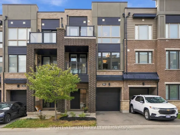 3048 Blacktusk Cmn, Oakville, ON L6H 0R9
