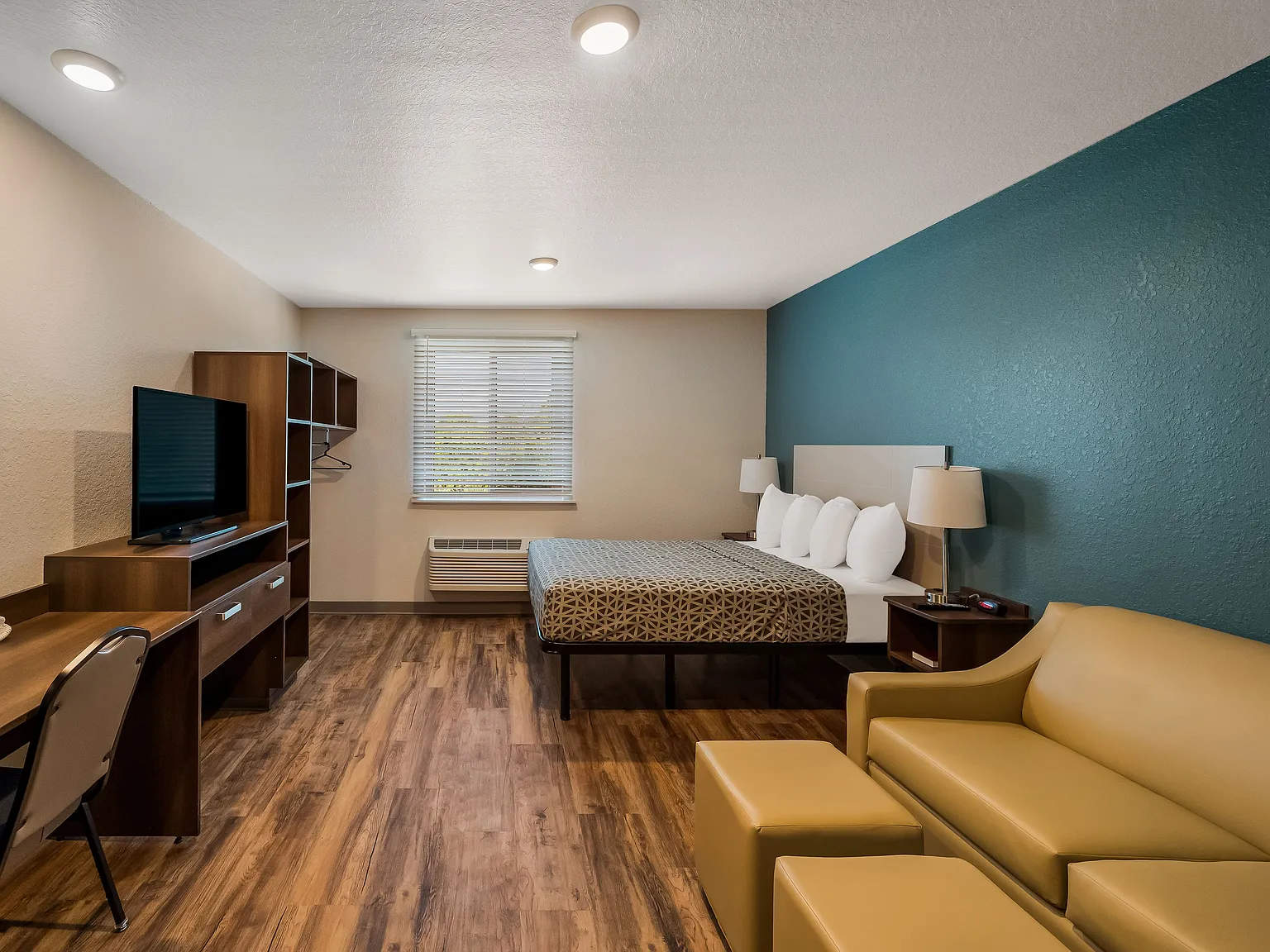 Studio, 300 sqft, $1,100 — Photo 2