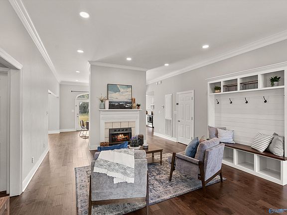 4th image of 202 N Briarwood Rd