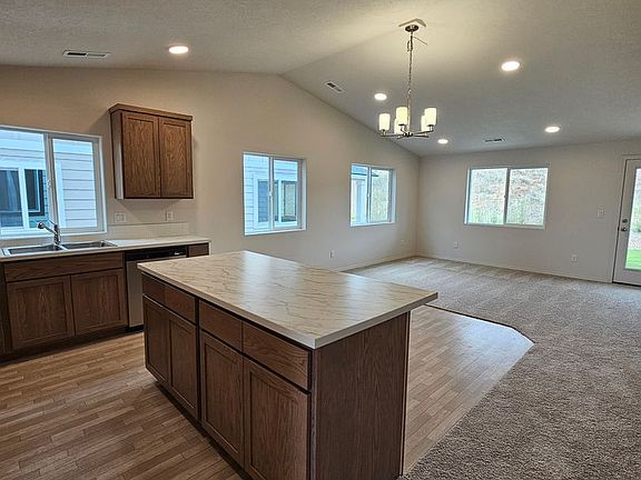 4th image of 547 SE Polaris St