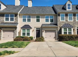 9718 Springholm Dr, Charlotte, NC 28278