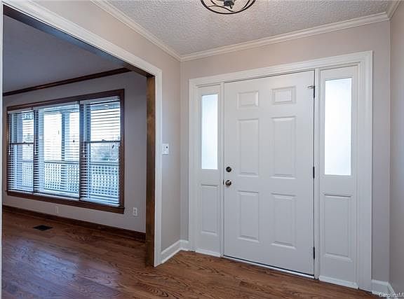5th image of 1137 Woodlawn Cir