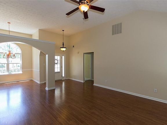 4th image of 1447 Carson Ive Dr