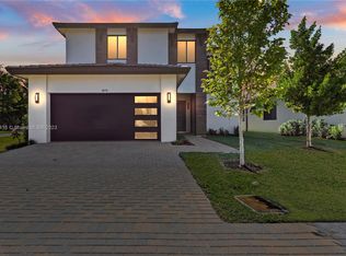 8070 NW 47th Ter, Doral, FL 33166