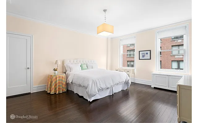 Sold by Douglas Elliman | media 21