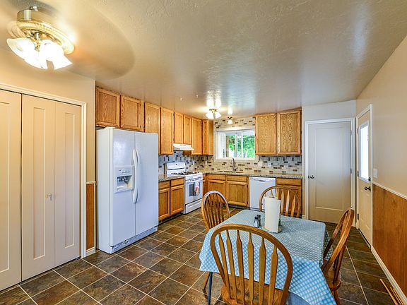 5th image of 10333 S Temple View Dr