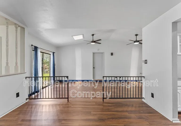 2526 Town Briar St — Photo 12
