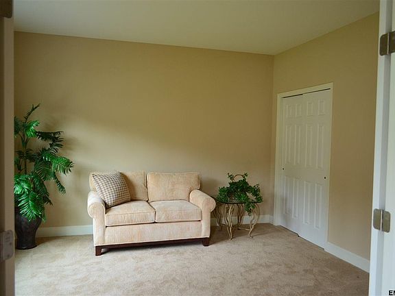 3rd image of 28 Wooden Ln
