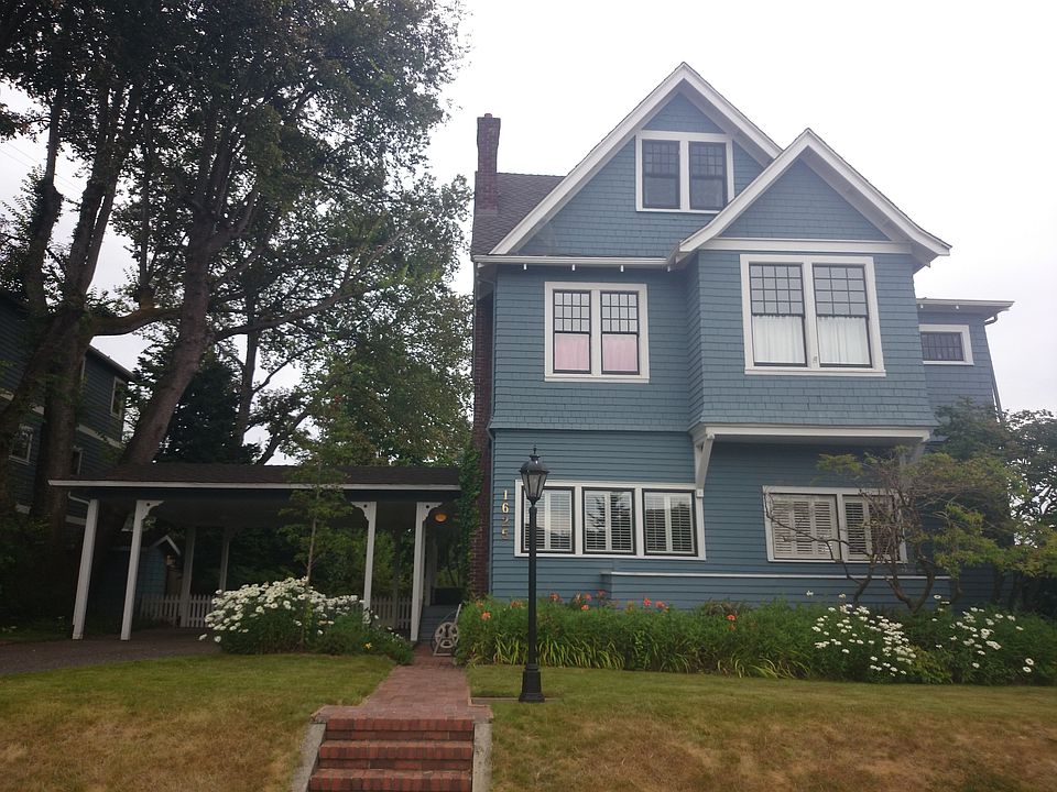 2nd image of 1625 46th Ave SW