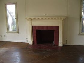 2nd image of 828 W 108th St