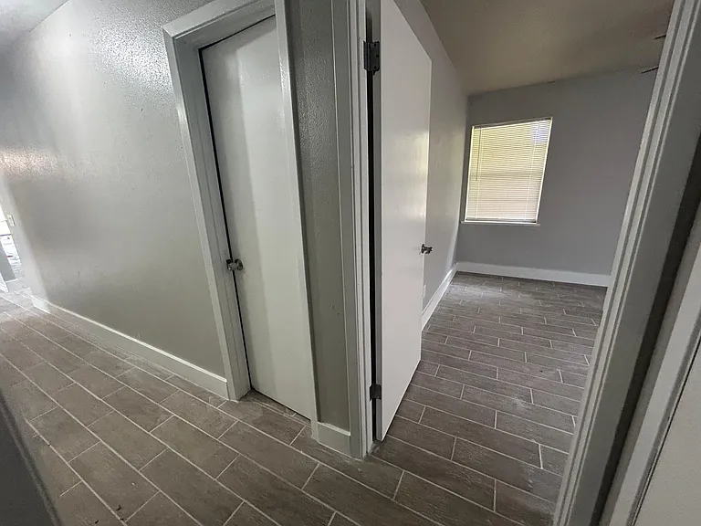 1008 Oak Hollow Pl — Photo 12