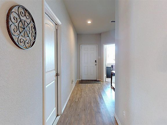4th image of 6007 Briarstone Bay Dr