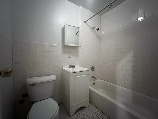 Rented by Isaac Silberstein, LREB | media 9