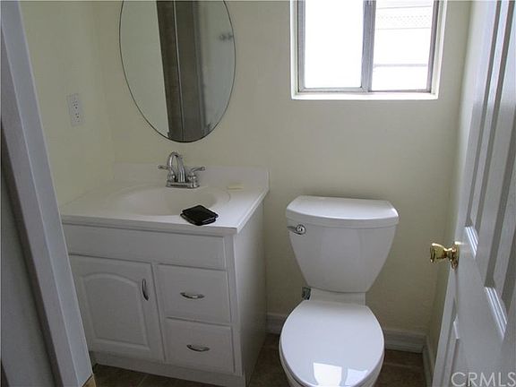 5th image of 32 Glendora Ave #B
