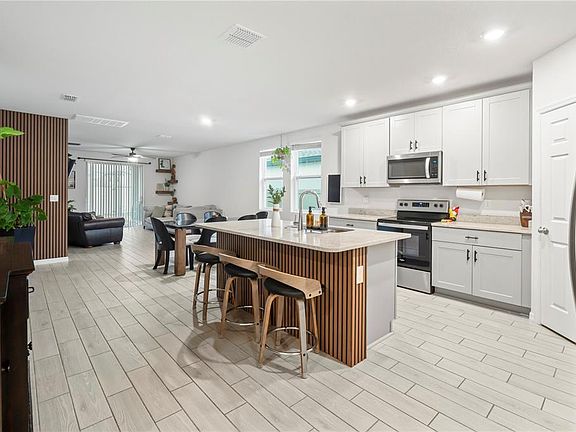 4th image of 551 AMADORAS WAY