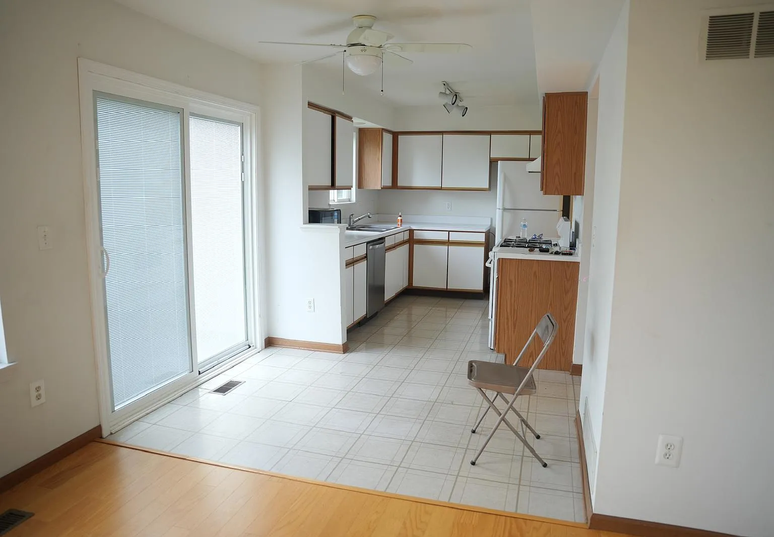 3 bed, 2.5 bath, 1476 sqft, $2,950 — Photo 2