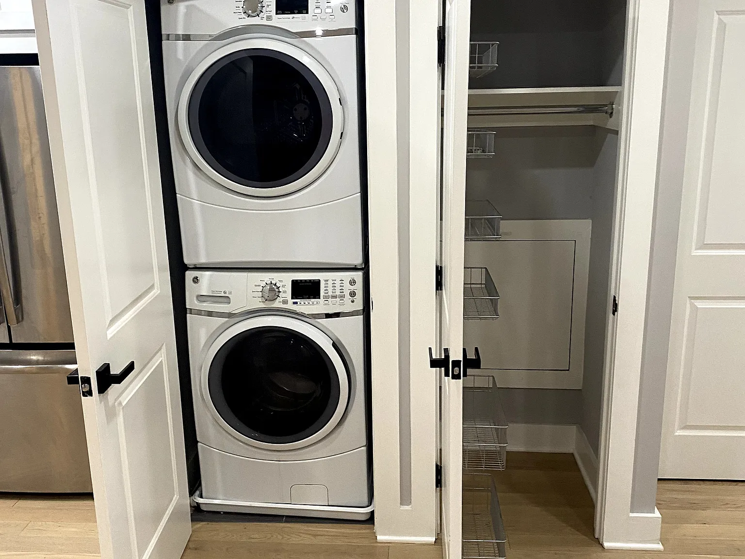 2 bed, 760 sqft, $2,300 — Photo 3