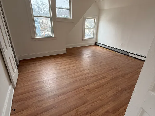 64 Irion St Floor 3, Waterbury, CT 06704