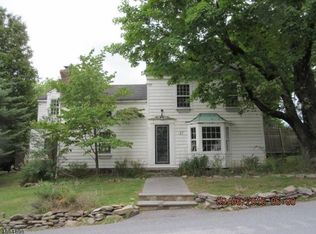 27 Bissell Rd, Lebanon, NJ 08833