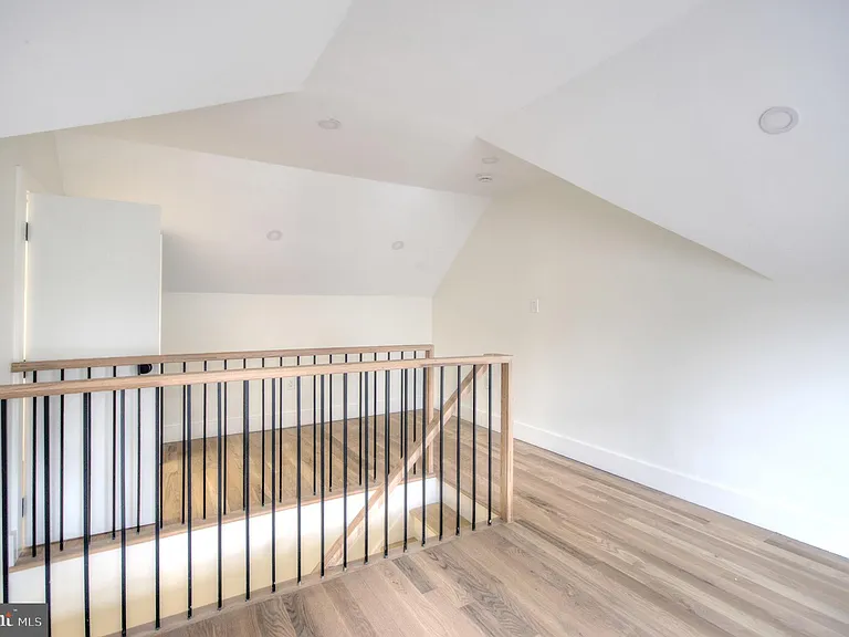 123 Park Ave — Photo 22