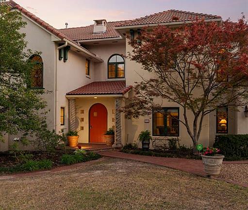 3rd image of 3740 NW 44th St
