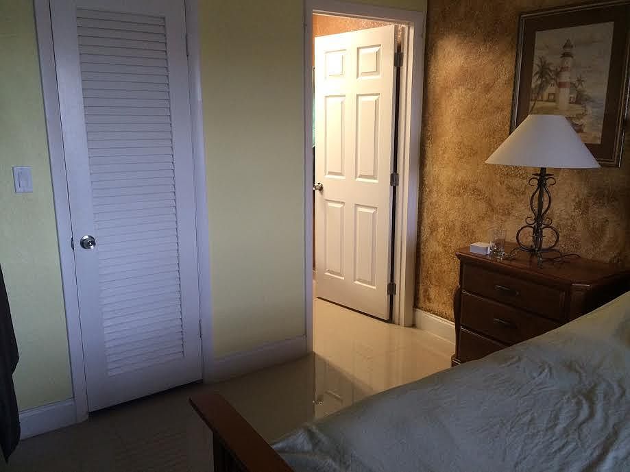 1st image of 1460 NE 169th St APT 305