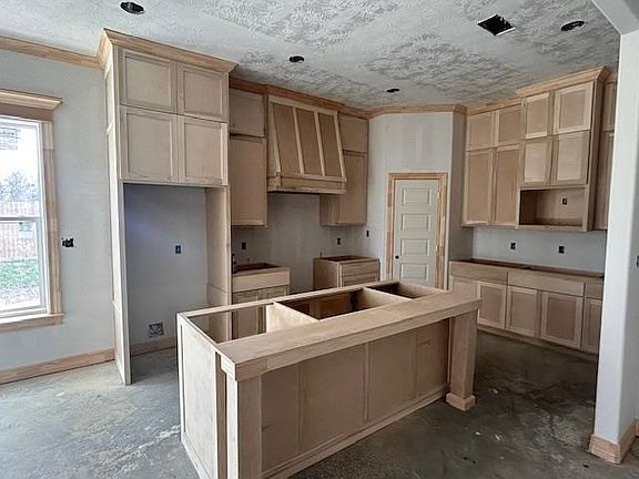 5th image of 9204 Riggs St