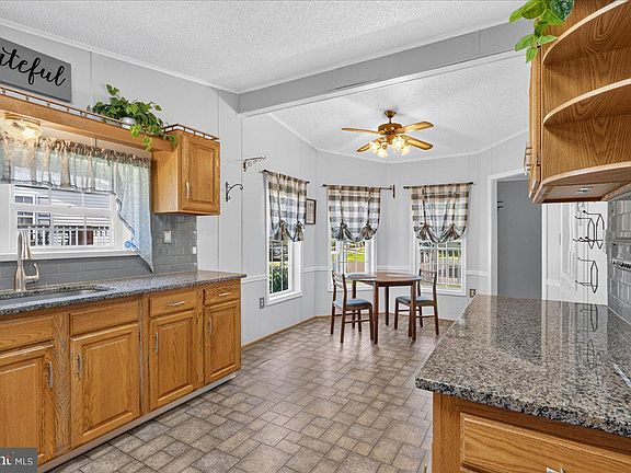5th image of 9 Azalea Ct