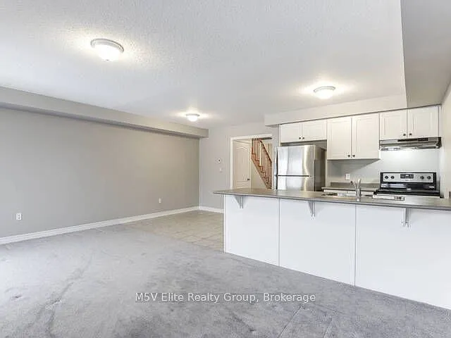 863 Cook Cres — Photo 8