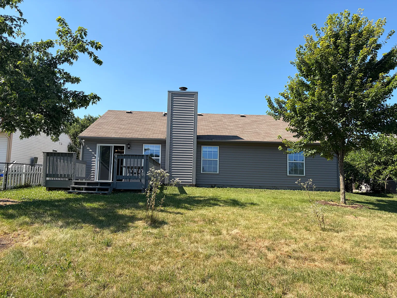 3 bed, 1398 sqft, $1,750 — Photo 2