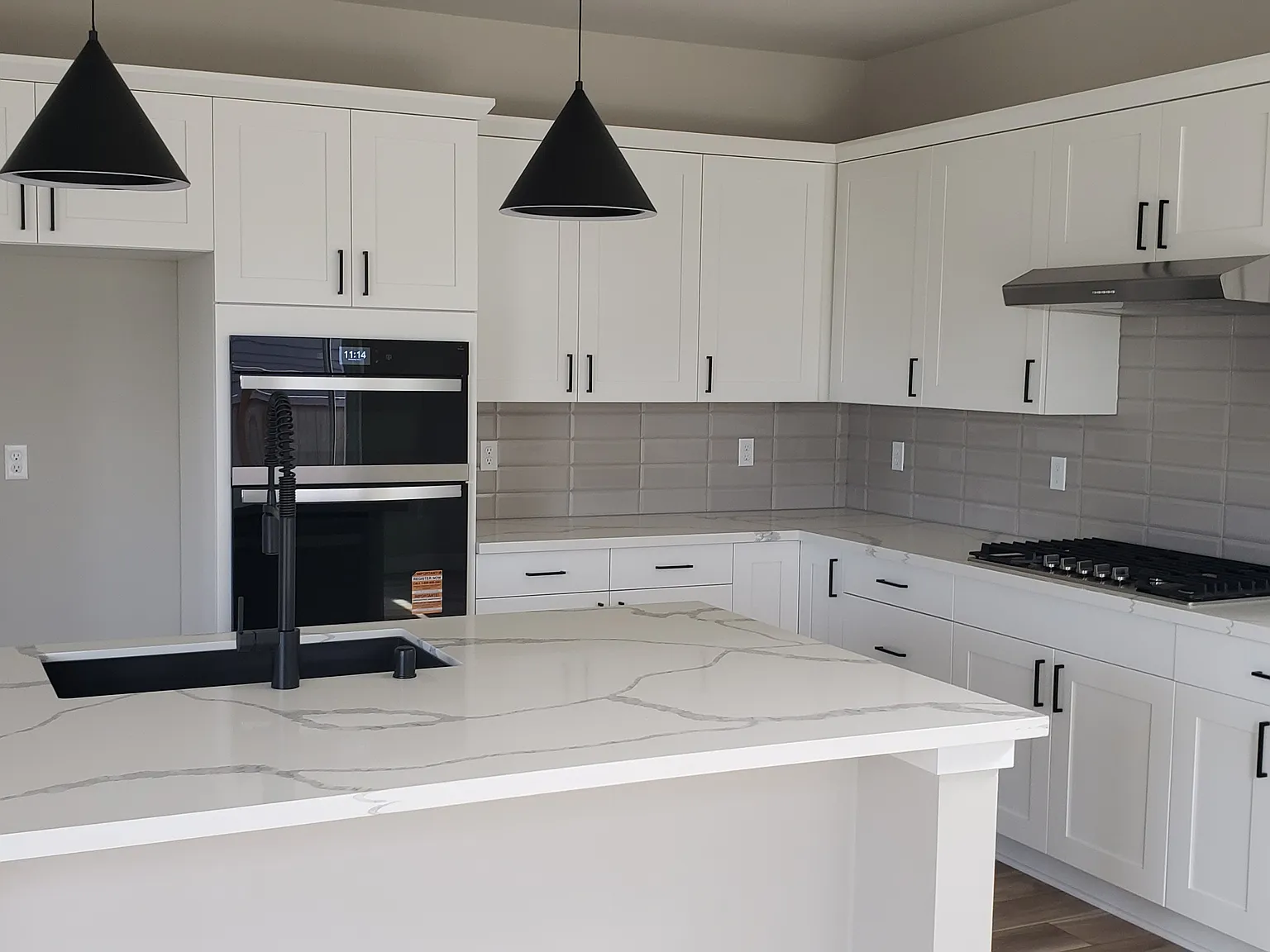 3 bed, 2010 sqft, $3,100 — Photo 2