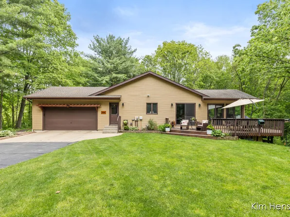 15036 Alister Mackenzie Ave, Augusta, MI 49012